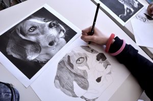 نقاشی با رنگ سیاه و سفید